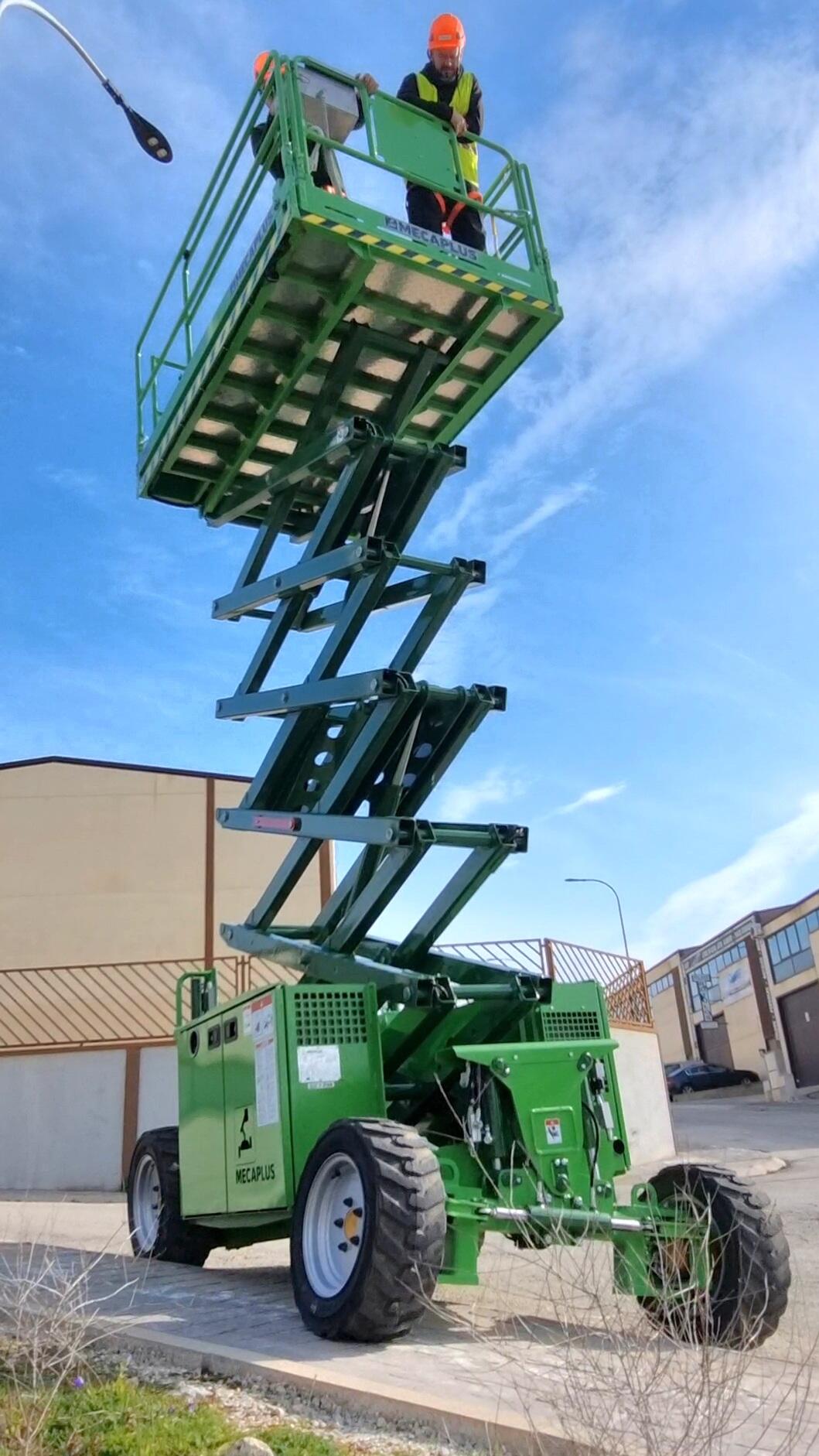 MECAPLUS T12SL en trabajo a altura